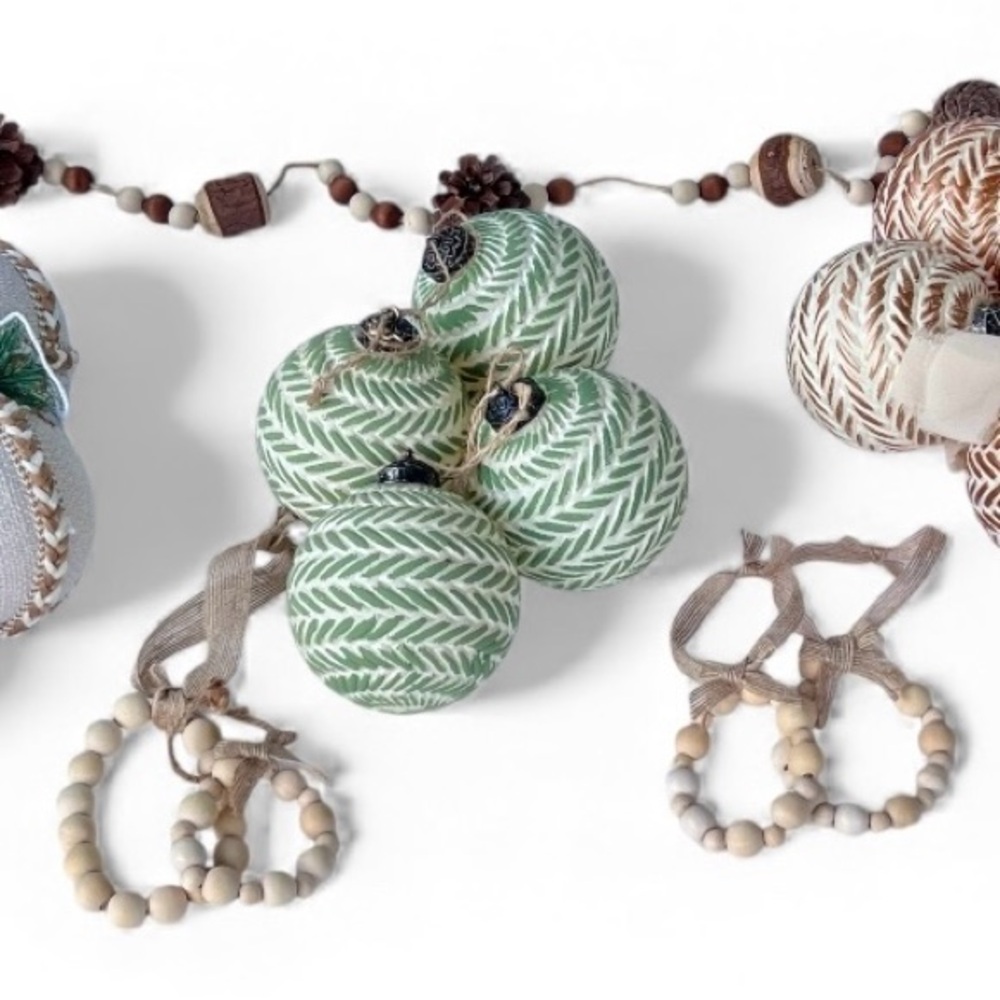 New Christmas Tree Green and Brown Decorative Ornaments and Beaded Garland